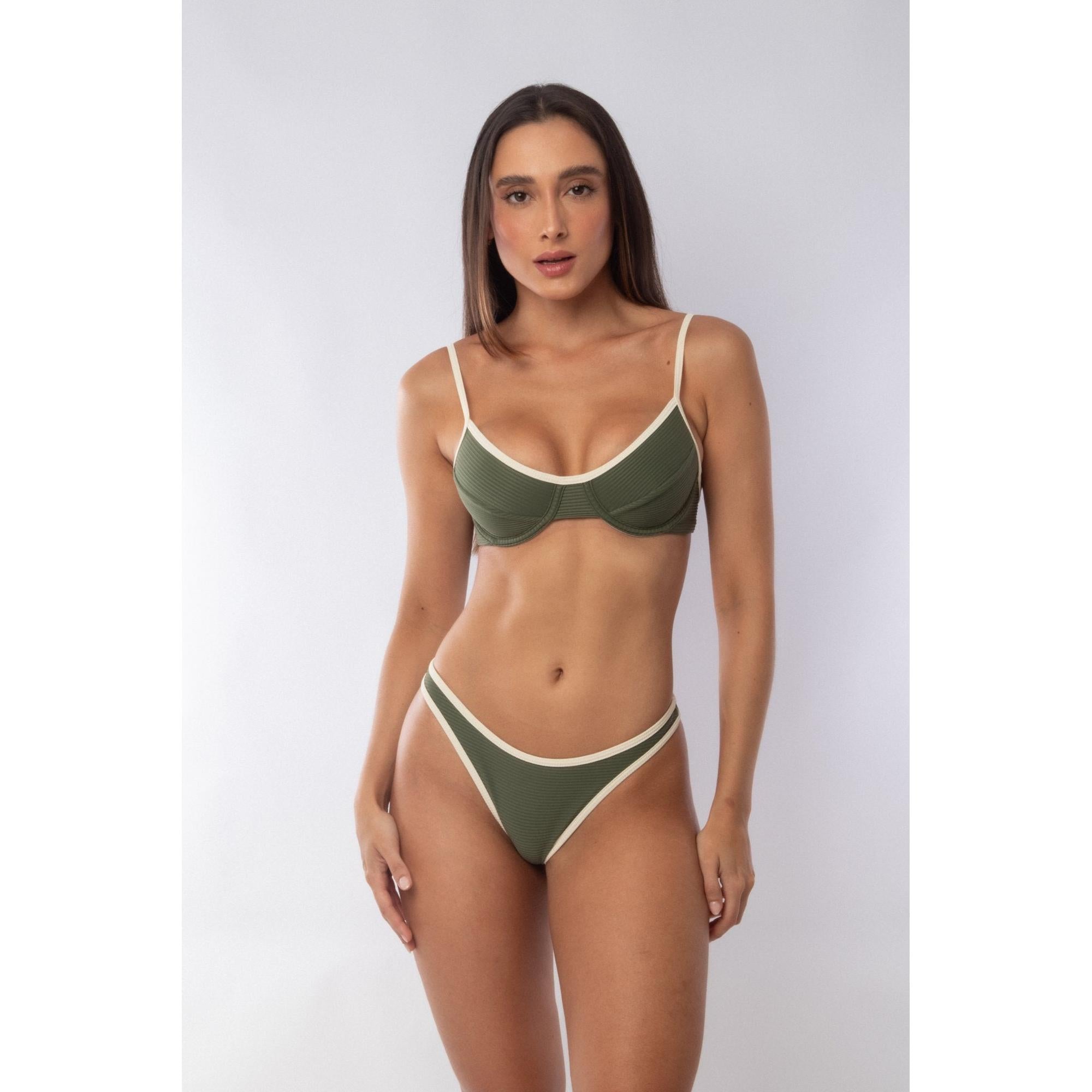 DELTA WING TEXT. GREEN OFF WHITE