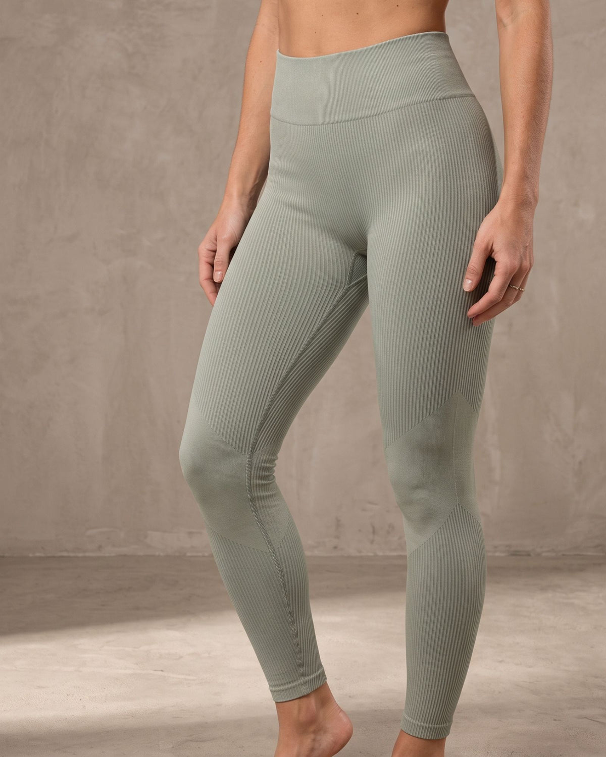 GREEN SPORTS LEGGINGS